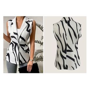 NWOT Black and White Sleeveless Blazer size LG (8-10)